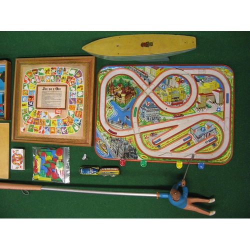 402 - Mixed lot to include: French wooden game box and double sided board, Marx golfer, Bowman pond yacht ... 