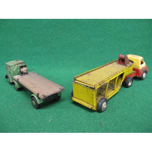 445 - Loft find clockwork tinplate and plastic Toy Car Transporter in lined yellow and red livery with win... 