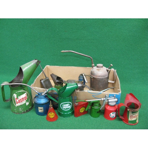 45 - Fourteen oil pourers and cans to include: Alton and Muller valve spouts, Castrol, Land Rover, Mamod ... 