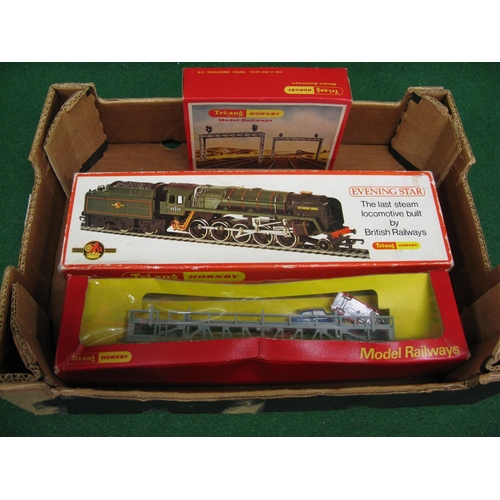 490 - Three damaged boxed Triang/Hornby OO scale items to comprise: R573 Colour Light Signal Gantry Set (o... 