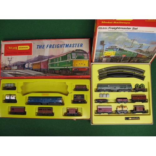 523 - Two different Triang/Hornby OO scale Freight Master sets: RS651 contains Class 31 D5572 in late BR g... 