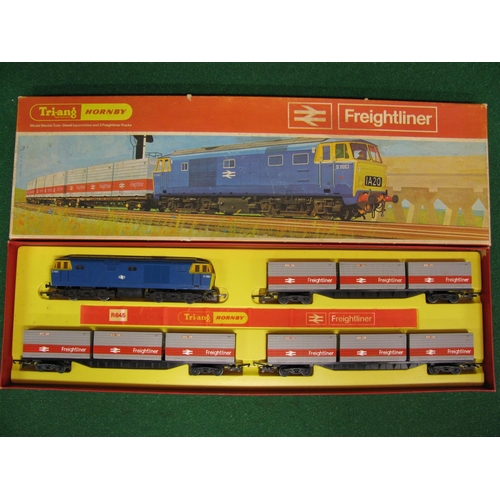 525 - Triang/Hornby boxed R645 Freightliner train set containing: blue Hymek D7063 and three bogie contain... 