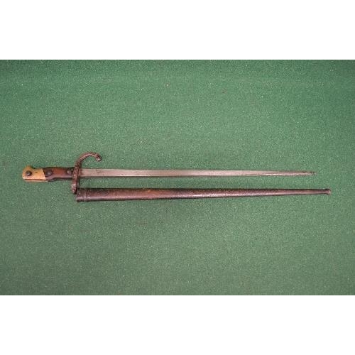 410 - French bayonet numbered 4240 with metal scabbard the blade having French inscription dated 1875 - 26... 