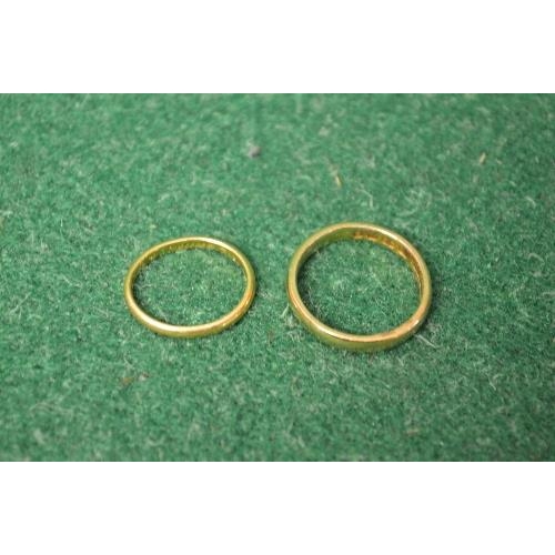 479 - Two 22ct gold wedding bands (weight 7.8gms)