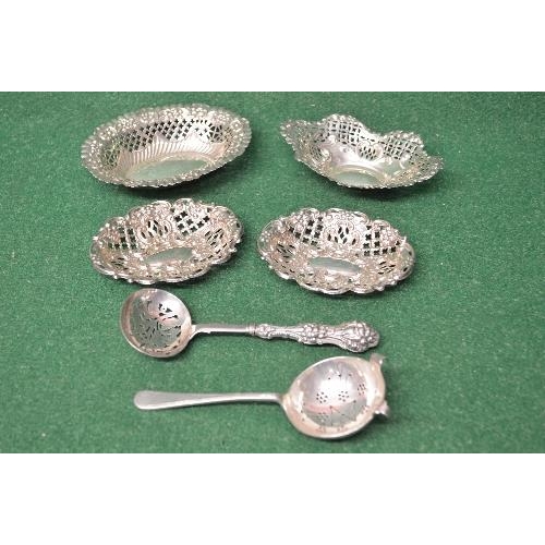 507 - Group of silver items to comprise: pair of pierced bon bon dishes, two other pierced bon bon dishes,... 