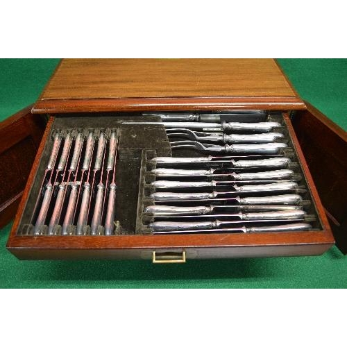 511 - Mappin & Webb mahogany cutlery canteen containing a near complete twelve place setting of Mappin & W... 