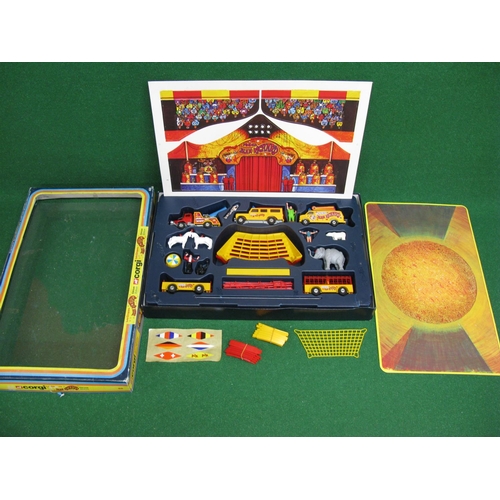 328 - 1978-1980 Corgi Gift Set No. 48 Jean Richard Pinder Circus containing: vehicles, ringmaster, artiste... 