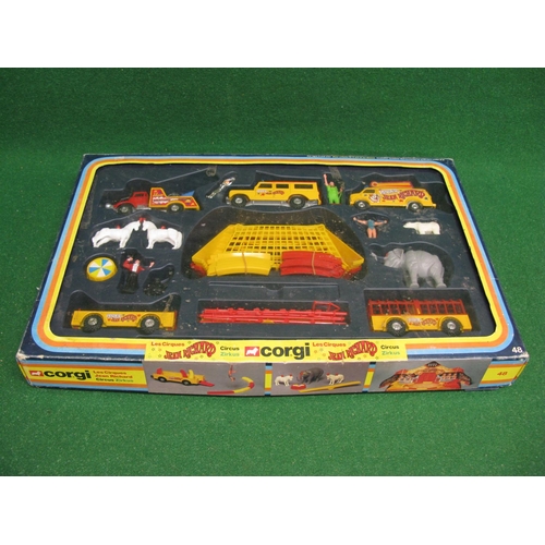 328 - 1978-1980 Corgi Gift Set No. 48 Jean Richard Pinder Circus containing: vehicles, ringmaster, artiste... 
