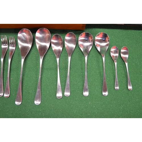 392 - Old Hall Alveston pattern Robert Welch canteen of cutlery to comprise: six each dinner forks, dinner... 