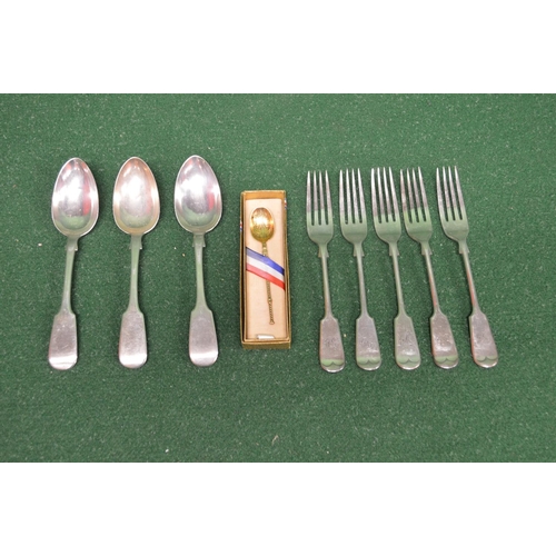 480 - Set of three silver spoons, marked for Exeter and bearing the makers mark WRS together with a set of... 