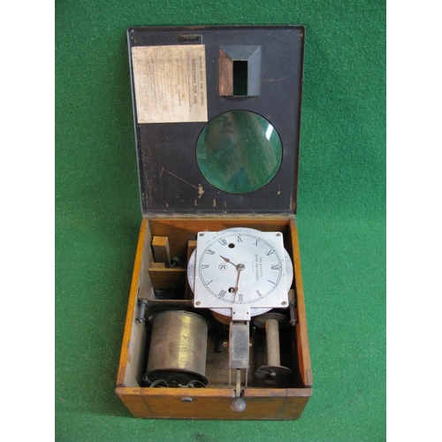 264 - Kosmoid patented clockwork time recorder contained in a wooden case with metal lid - 11