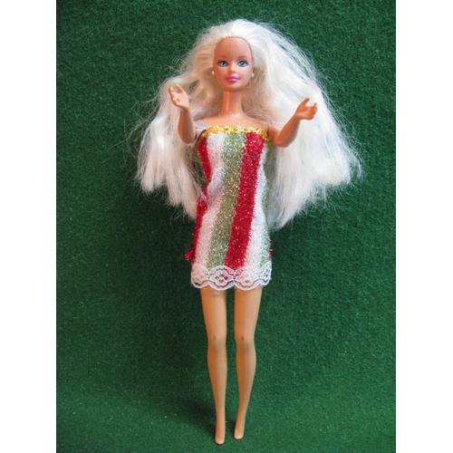 333 - Eight loose dolls marked as follows: two for Mattel Barbie 1966 and 2009, two Mattel, one Simba and ... 