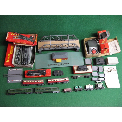 482 - Loft find of early Rovex/Triang model railway items to comprise: Princess Elizabeth and Dock Authori... 