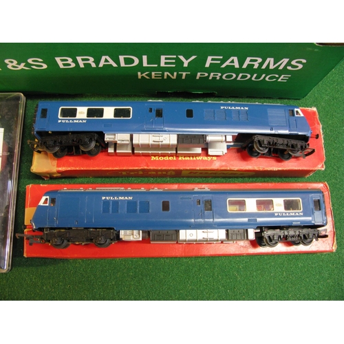 487 - Two boxes of Triang and Hornby OO to include: two car Blue Pullman (in rough boxes), Triang RS 4 Set... 