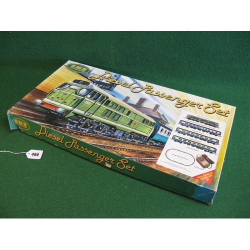 489 - 1980's OO scale Great Model Railways (Airfix/Palitoy) Diesel Passenger Train set with a green Class ... 