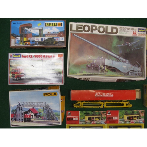 496 - Box of approx ten HO scale plastic kits made by Faller, Revell, Pola, Hales and Heljan together with... 