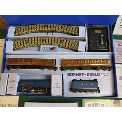 506 - Hornby Dublo EDP1 3 Rail Passenger Train boxed set containing: A4 No. 7 Sir Nigel Gresley in LNER bl... 