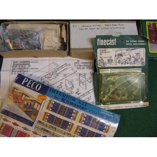 508 - Mixed lot of OO scale kits to comprise: Hornby GWR footbridge, Merit Scammell, four Peco coach inter... 