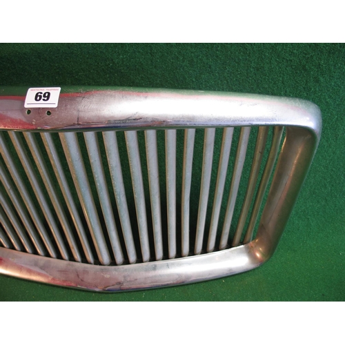 69 - Wolseley version (of the Austin 1100) chromed radiator grill - 23