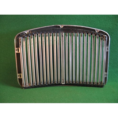 69 - Wolseley version (of the Austin 1100) chromed radiator grill - 23