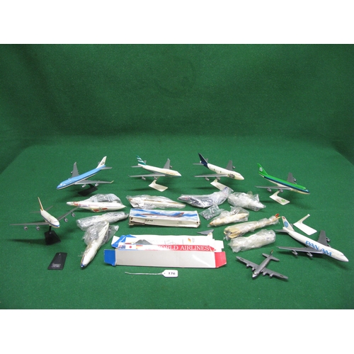 176 - Quantity of plastic snap together airliner models made and loose as sold in airports.  Airlines comp... 