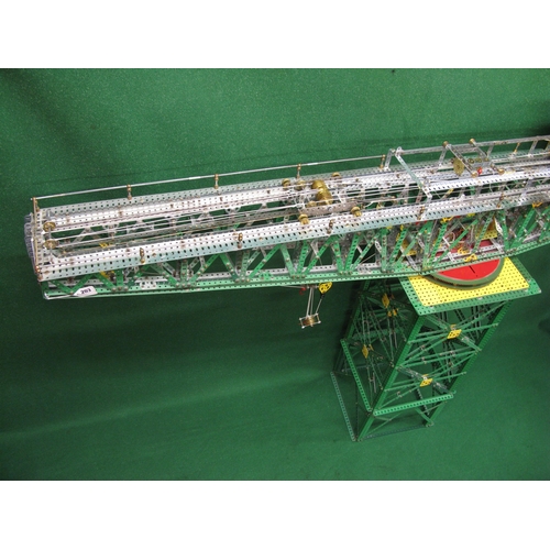 203 - Large Meccano model of a block-setting crane, built in the last decade using 1950's  and some reprod... 