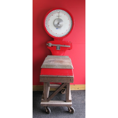 227 - Set of Avery platform scales Model 3303 CLB, Serial No. S-622254 to weigh up to 130lb/50kg, standing... 