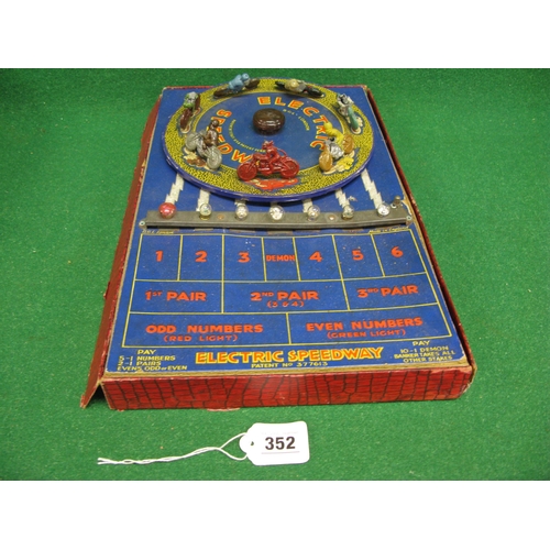 352 - Electric Speedway game made in Britain by BGL of London - 17.5