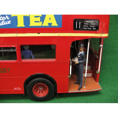 442 - Large and heavy super detailed model of London Transport Routemaster RM857 on Route 11, made of meta... 