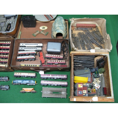 477 - Loft find collection of Triang trains in two boxes and three suitcases to include: rolling stock, tr... 