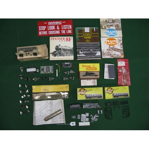 487 - Mixed lot of railway items to include: Gauge Master controller with simulator, kits including a Jami... 