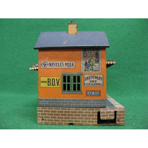 515 - 1930's tinplate O gauge station building produced in Germany by Bing for the British market with app... 