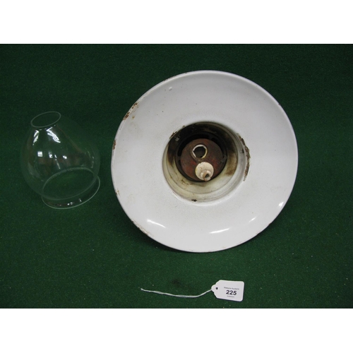 225 - Green enamelled station gas lamp with glass bowl - 11