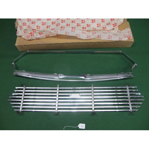 27 - Boxed new old stock radiator grill and surround for an Austin/Morris 1100 Mk2 in BMC wrapping, as su... 