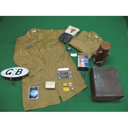 31 - Mixed lot to include: WD 1953 two gallon can, leather gauntlets, AA GB plaque, boxed leather cased I... 