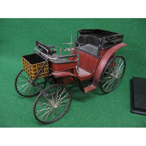 453 - Detailed metal model of a horseless carriage - 12