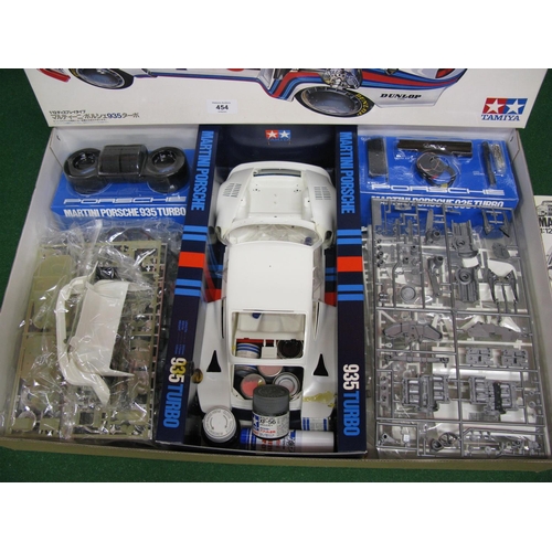 454 - Tamiya (Japan) boxed super detailed 1:12 scale plastic kit of a Porsche 935 Turbo with instructions,... 