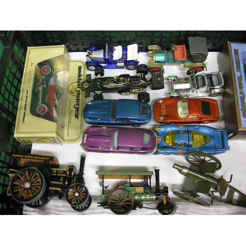 457 - Box of loose diecast models of cars and traction engines from Corgi, Matchbox and Dinky together wit... 