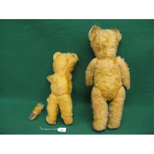 481 - Two old teddy bears to comprise: 22