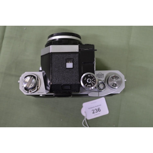 236 - Nikon F 35mm SLR camera with Nikon F Photomic Finder and four lenses to comprise: Nippon Kogaku Nikk... 