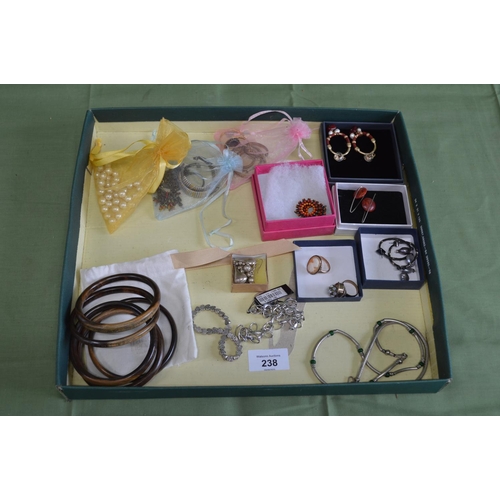 238 - Tray of costume jewellery to include: 14k ladies ring and one other yellow metal ring with worn mark