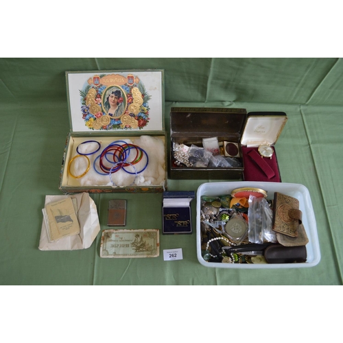 262 - Collection of sundry items to include: jewellery, silk collectors cards and bank notes etc