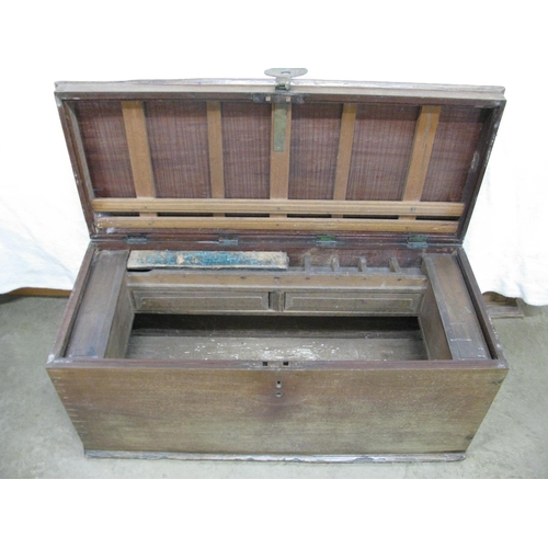 383 - Fitted camphorwood chest - 41