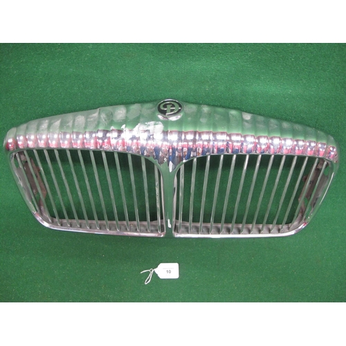 10 - Chrome plated Daimler radiator grill with plastic badge - 25.5