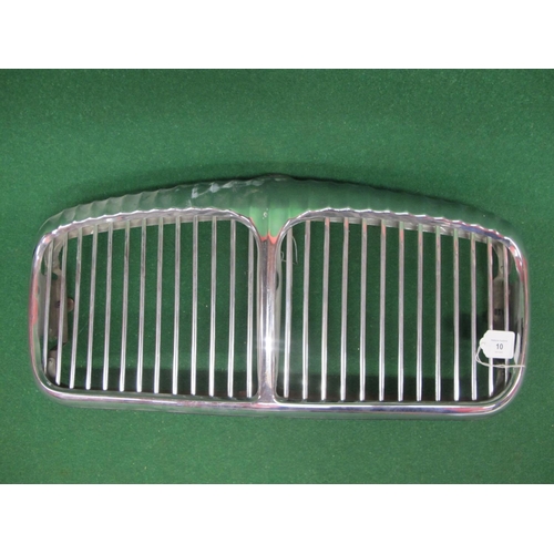 10 - Chrome plated Daimler radiator grill with plastic badge - 25.5