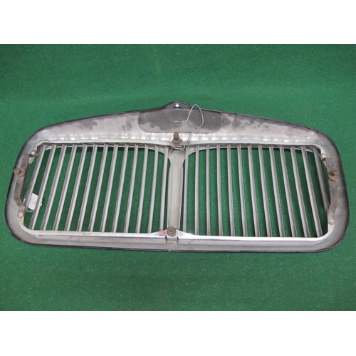 10 - Chrome plated Daimler radiator grill with plastic badge - 25.5