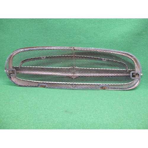 102 - Elliptical radiator grill with central Peugeot badge - total width 38.5