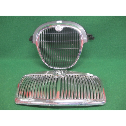 3 - Chromed metal radiator grill with enamelled MG badge - 23