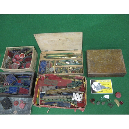 401 - Large quantity of Meccano items to include logo'd hinged wooden box with tray, playworn