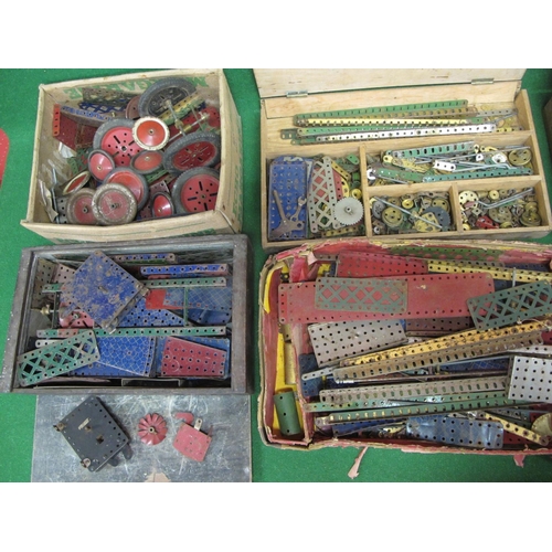 401 - Large quantity of Meccano items to include logo'd hinged wooden box with tray, playworn